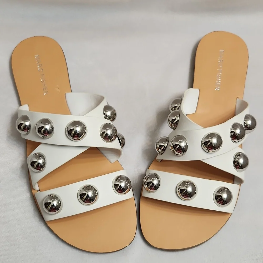 Marc Fisher Bryte 2 Flat White Silver Large Studded Summer Sandals (W Size 8)